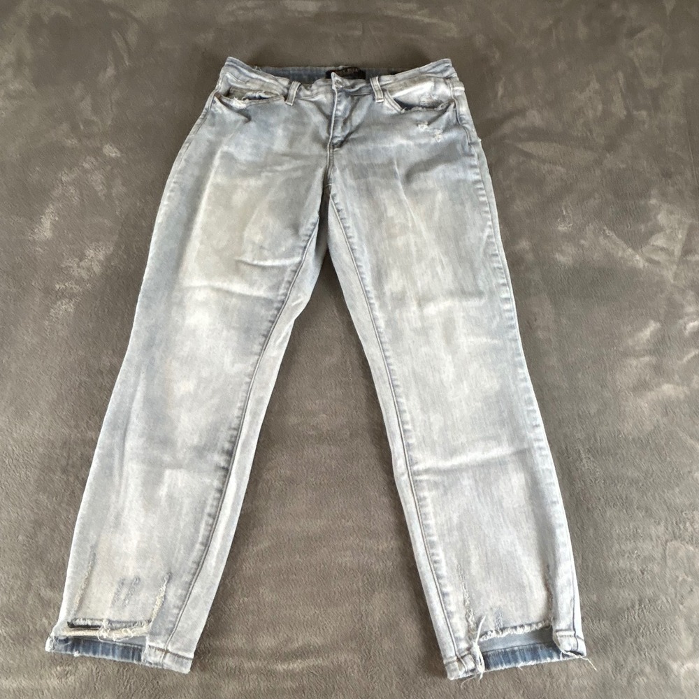 Judy Blue Los Angeles Boyfriend Fit Distressed Light Wash Jeans Size 31
